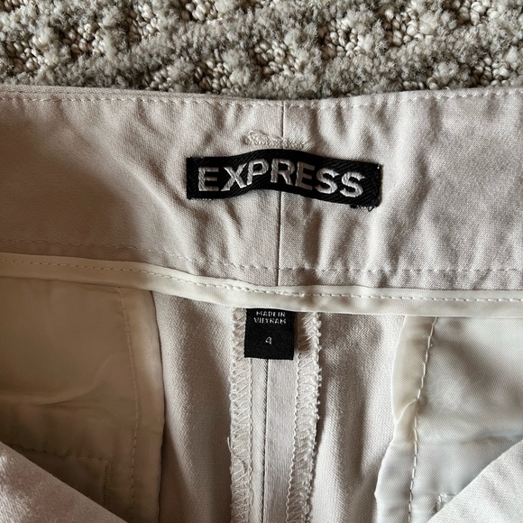 Express Women’s shorts - Picture 2 of 3